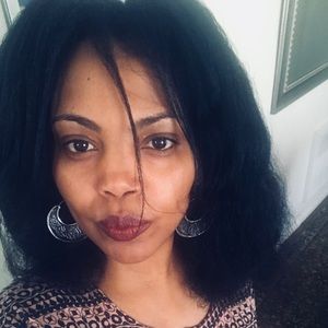 Meet your Posher, Habiba